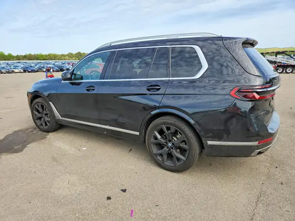 5UX23EM09S9Z32573 2025 BMW X7 - Image 2