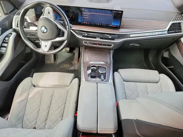 5UX23EM09S9Z32573 2025 BMW X7 - Image 8