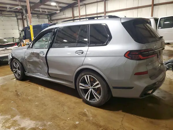 5UX23EM09S9Z90117 2025 BMW X7 - Image 2