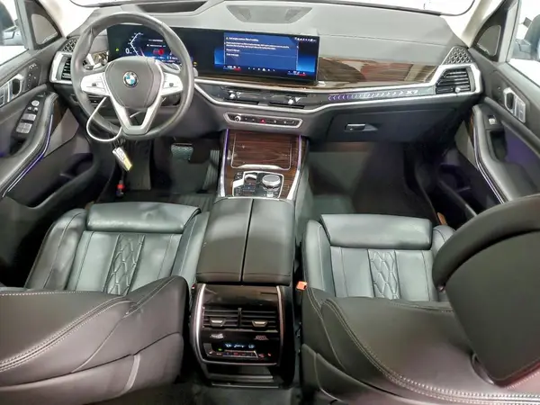 5UX23EM09T9065614 2026 BMW X7 - Image 8