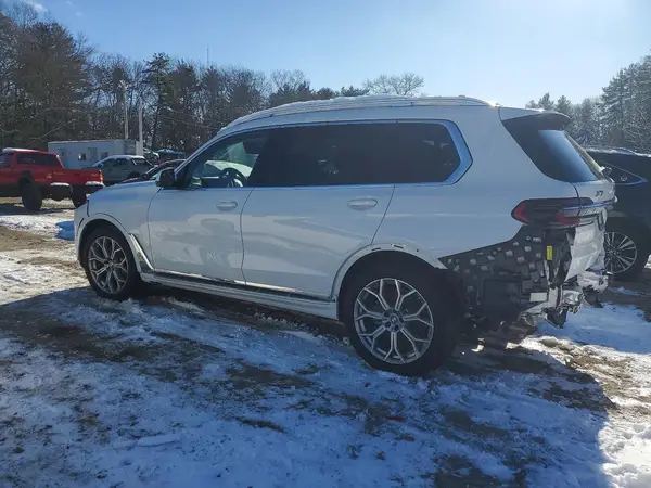 5UX23EM09T9067184 2026 BMW X7 - Image 2