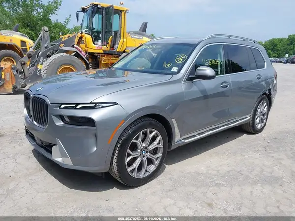 5UX23EM09T9074121 2026 BMW X7 - Image 2