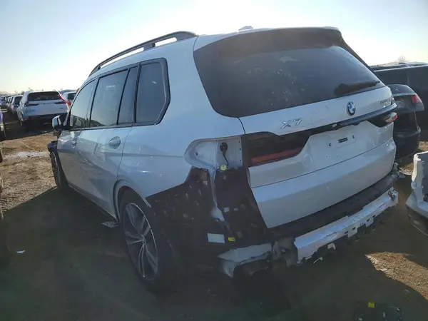 5UX23EM09T9221263 2026 BMW X7 - Image 2