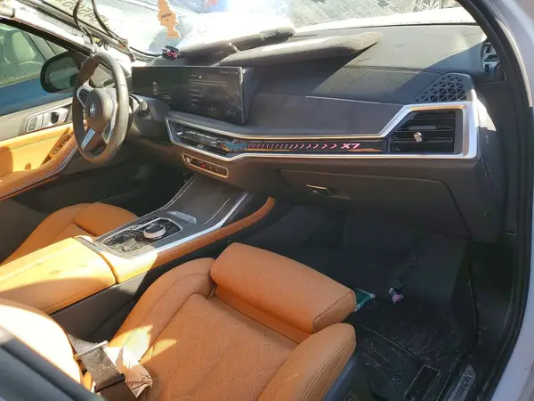 5UX23EM09T9221263 2026 BMW X7 - Image 8