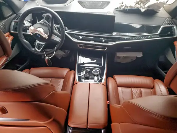 5UX23EM0XP9P37038 2023 BMW X7 - Image 8