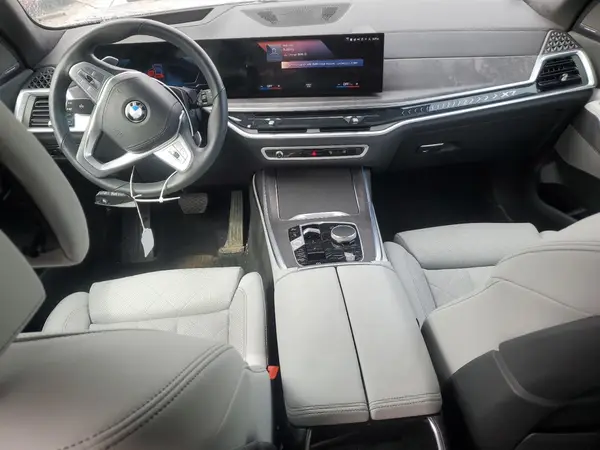 5UX23EM0XP9P83629 2023 BMW X7 - Image 8
