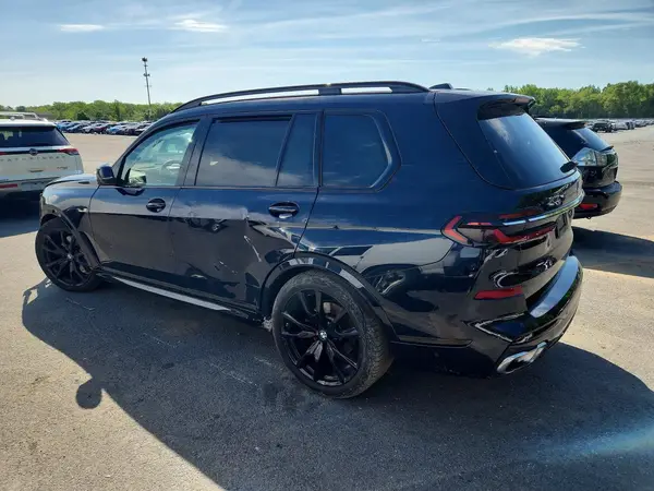 5UX23EM0XP9R30984 2023 BMW X7 - Image 2