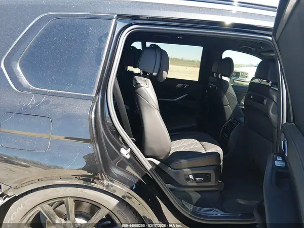 5UX23EM0XP9R36218 2023 BMW X7 - Image 8
