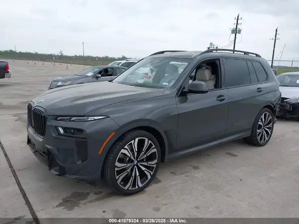 5UX23EM0XP9R39846 2023 BMW X7 - Image 2