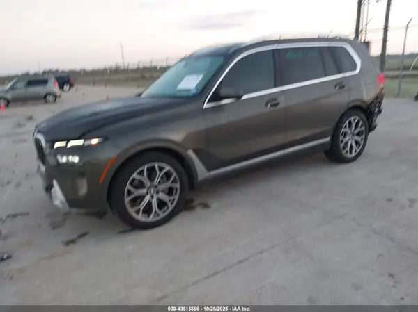 5UX23EM0XP9R91848 2023 BMW X7 - Image 2