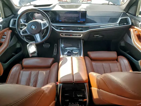 5UX23EM0XR9S34239 2024 BMW X7 - Image 8