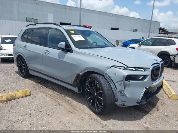 5UX23EM0XR9U85925 2024 BMW X7 - Image 1