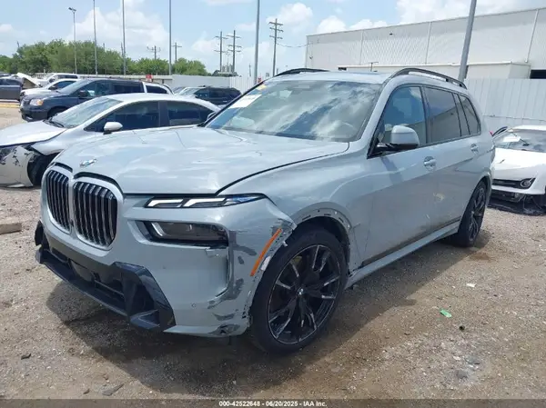 5UX23EM0XR9U85925 2024 BMW X7 - Image 2