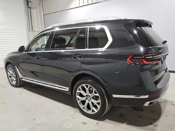 5UX23EM0XR9V51051 2024 BMW X7 - Image 2
