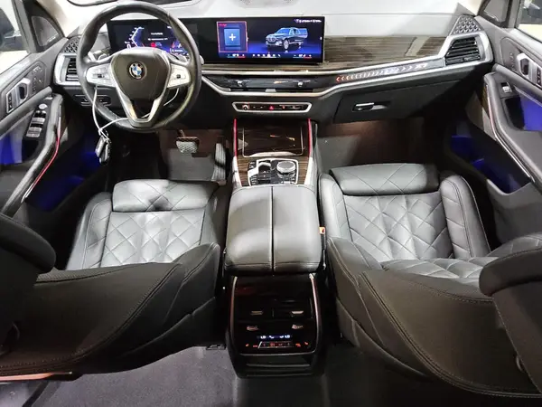 5UX23EM0XR9V51051 2024 BMW X7 - Image 8
