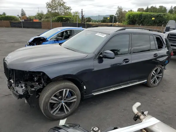 5UX23EM0XS9X70677 2025 BMW X7 - Image 1
