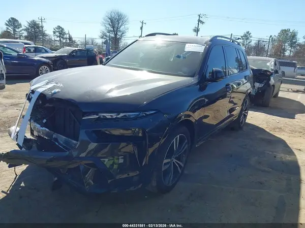 5UX23EM0XT9024585 2026 BMW X7 - Image 2