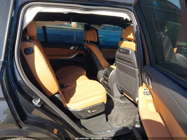 5UX23EM0XT9024585 2026 BMW X7 - Image 8
