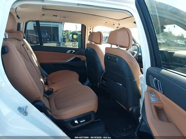 5UX23EM0XT9038518 2026 BMW X7 - Image 8