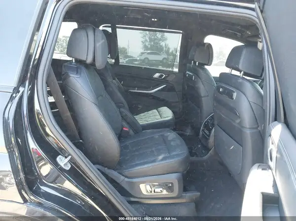 5UX23EM0XT9039281 2026 BMW X7 - Image 8