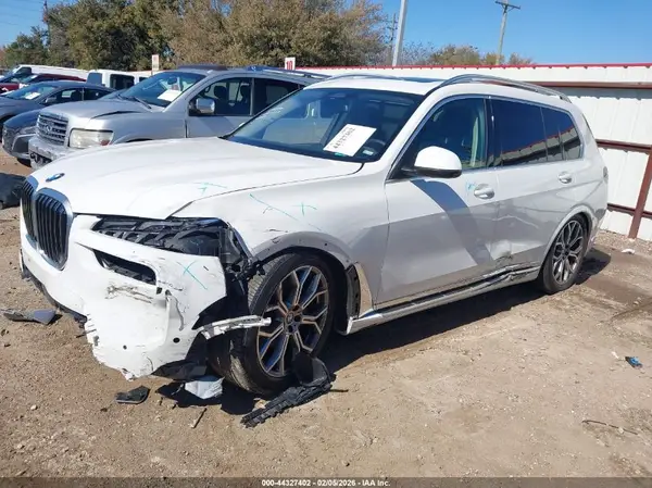 5UX23EM0XT9053505 2026 BMW X7 - Image 2