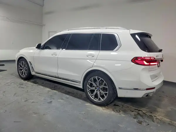 5UX23EM0XT9069073 2026 BMW X7 - Image 2