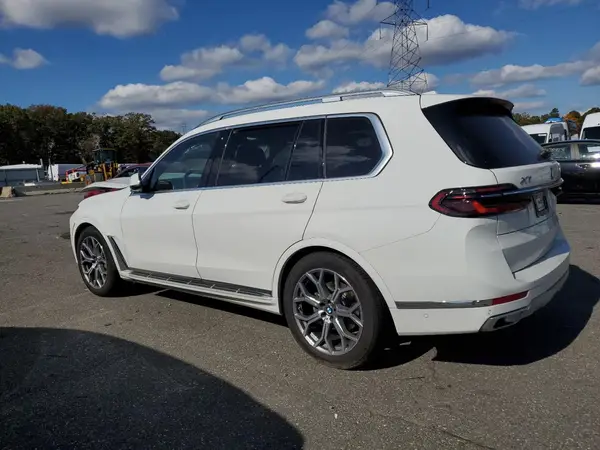 5UX23EM0XT9075276 2026 BMW X7 - Image 2