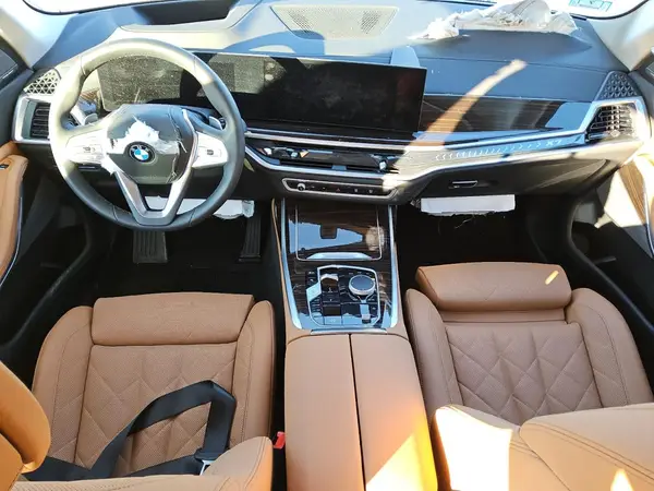 5UX23EM0XT9075276 2026 BMW X7 - Image 8