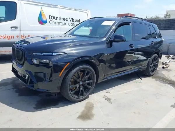 5UX23EM0XT9235964 2026 BMW X7 - Image 2