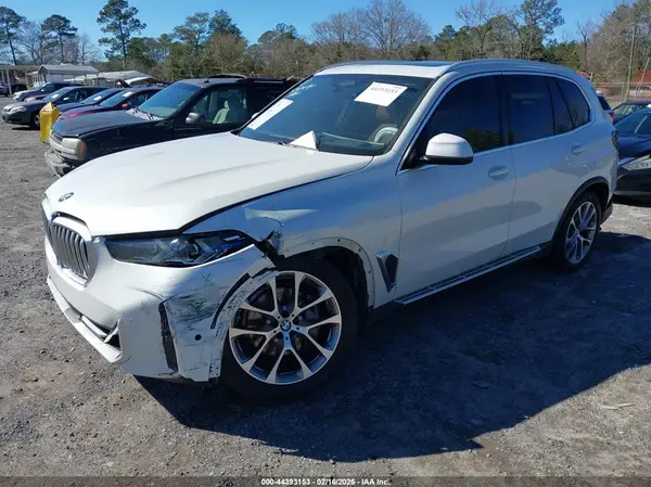 5UX23EU00R9S37490 2024 BMW X5 - Image 2