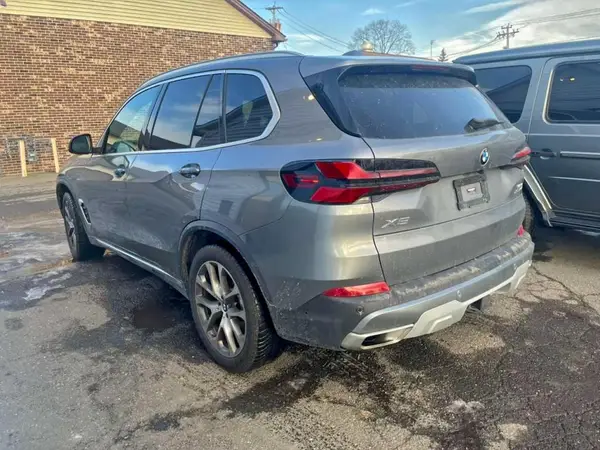 5UX23EU00R9S64902 2024 BMW X5 - Image 2