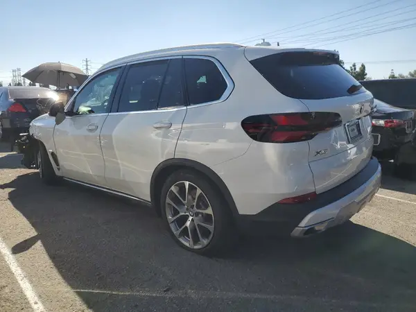 5UX23EU00R9U06228 2024 BMW X5 - Image 2