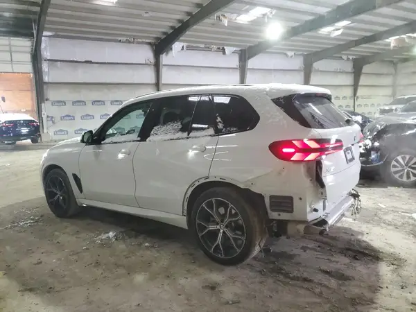 5UX23EU00R9U07959 2024 BMW X5 - Image 2