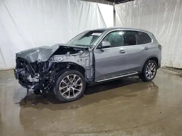 5UX23EU00R9U33915 2024 BMW X5 - Image 1