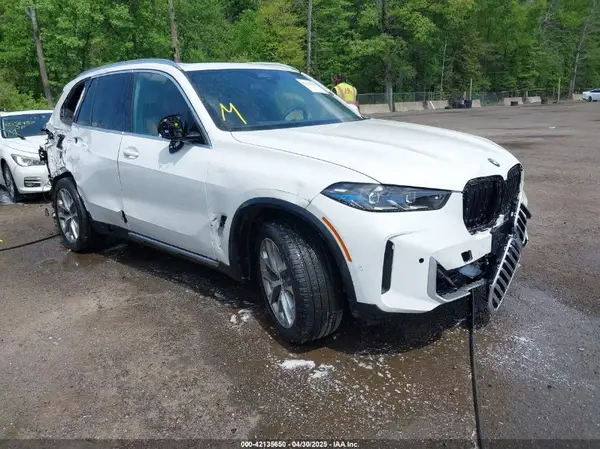 5UX23EU00R9V34355 2024 BMW X5 - Image 1
