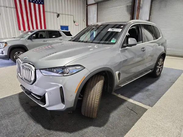 5UX23EU00R9V38616 2024 BMW X5 - Image 1