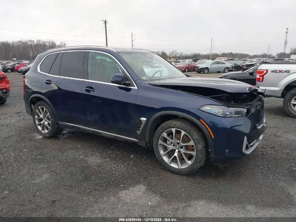 5UX23EU00S9W72676 2025 BMW X5 - Image 1