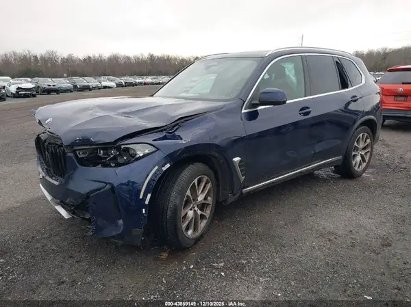 5UX23EU00S9W72676 2025 BMW X5 - Image 2