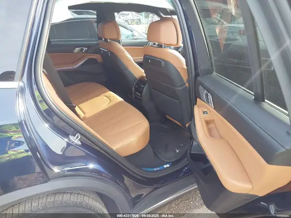 5UX23EU00T9074525 2026 BMW X5 - Image 8