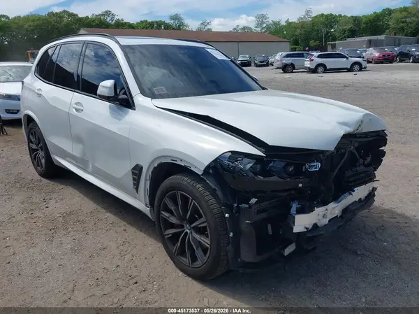 5UX23EU00T9083080 2026 BMW X5 - Image 1