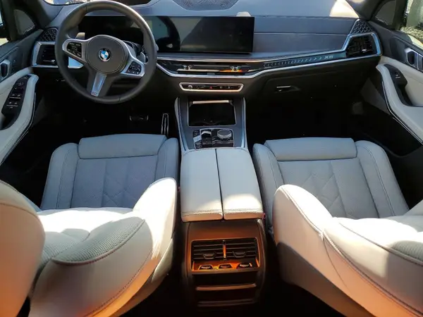 5UX23EU00T9096069 2026 BMW X5 - Image 8