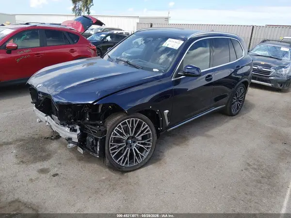 5UX23EU00T9117230 2026 BMW X5 - Image 2