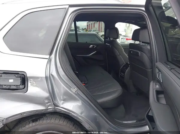 5UX23EU00T9129345 2026 BMW X5 - Image 8