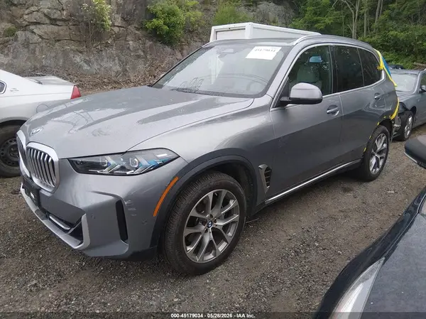 5UX23EU00T9129930 2026 BMW X5 - Image 2