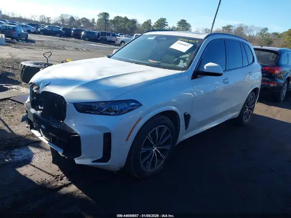 5UX23EU00T9145240 2026 BMW X5 - Image 2