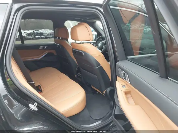 5UX23EU00T9148431 2026 BMW X5 - Image 8