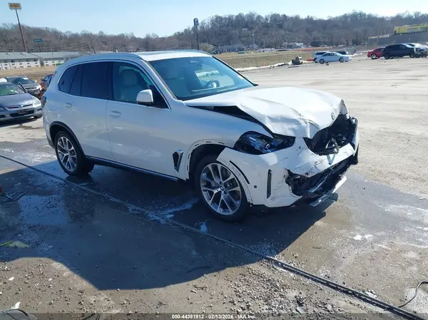 5UX23EU00T9267984 2026 BMW X5 - Image 1