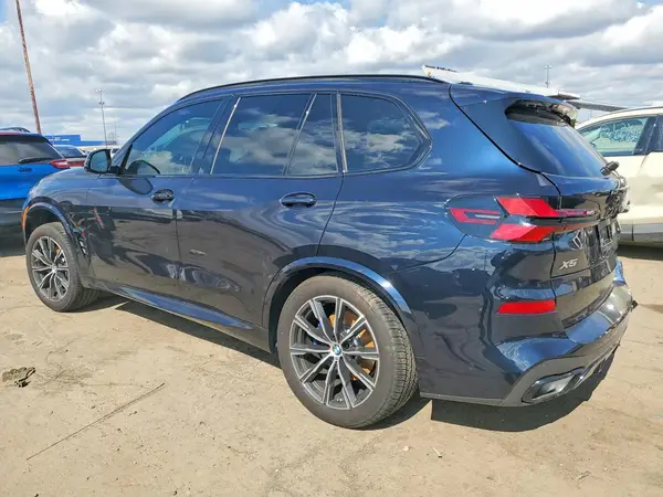 5UX23EU00T9276278 2026 BMW X5 - Image 2