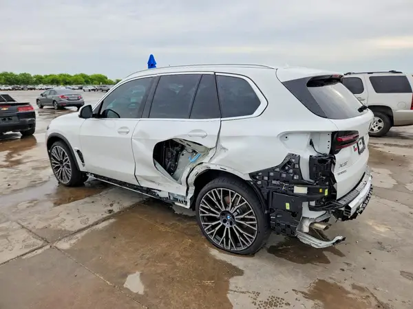 5UX23EU00T9328881 2026 BMW X5 - Image 2