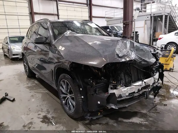 5UX23EU00T9545895 2026 BMW X5 - Image 1